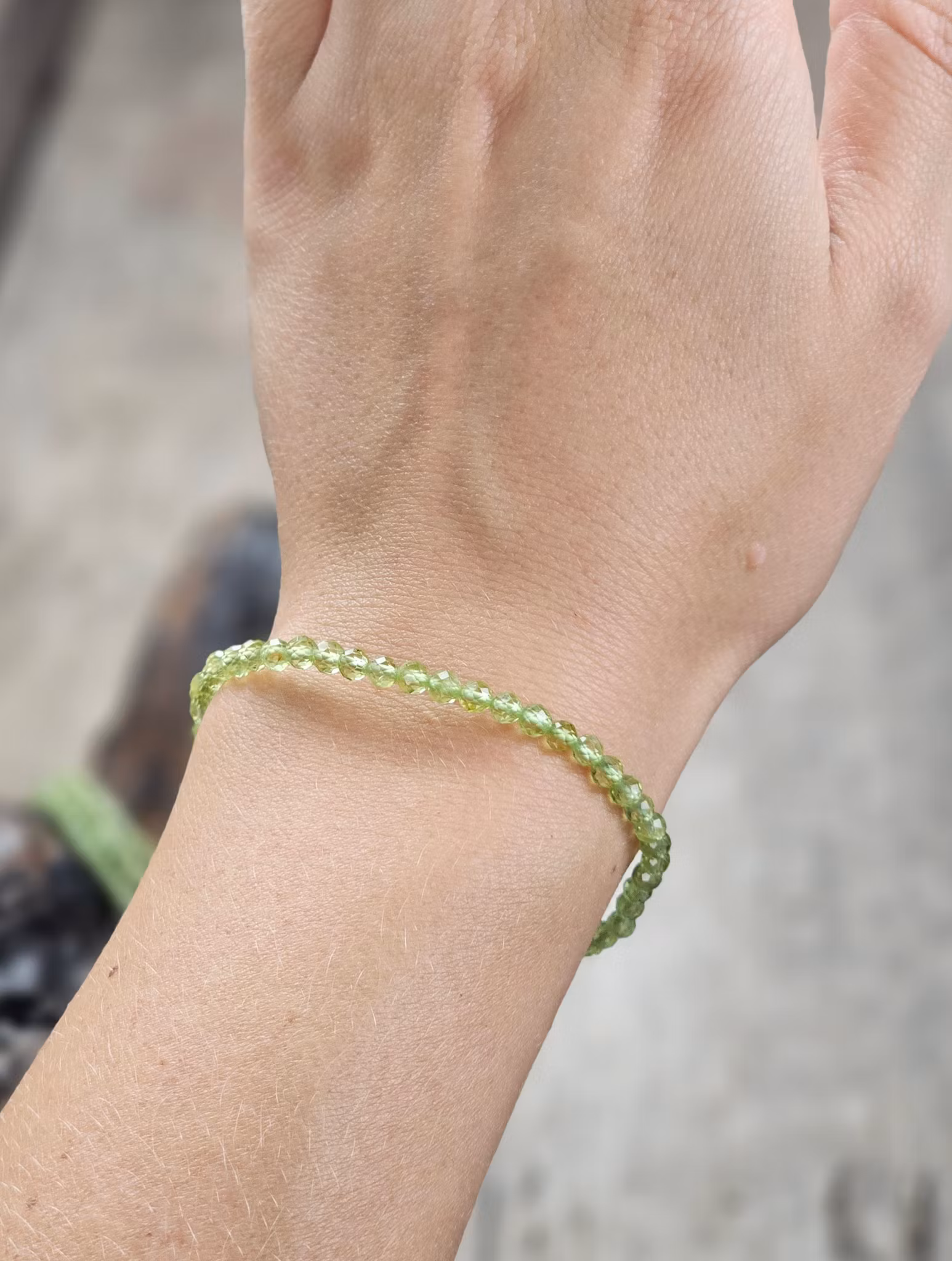 Peridot (Olivin), armband 4mm facetterade pärlor