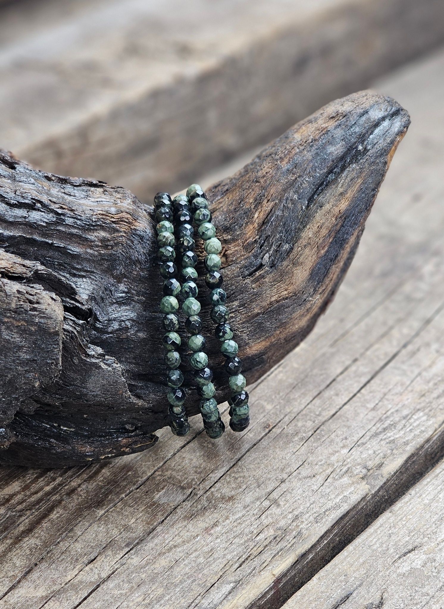 Kambabajaspis, armband 4mm facetterade pärlor