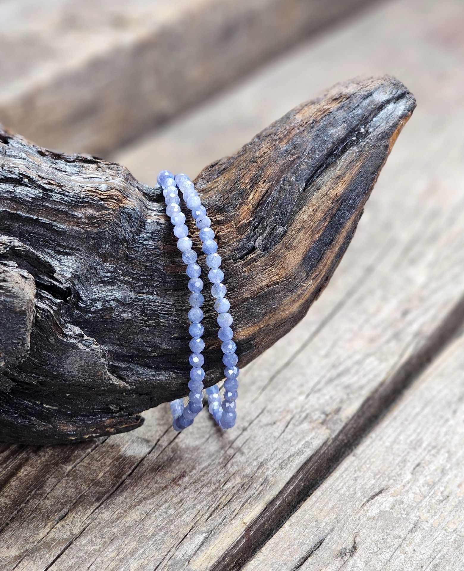 Tanzanit, armband 4mm facetterade pärlor