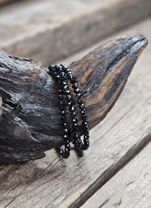 Svart Spinell, armband 4mm facetterade pärlor