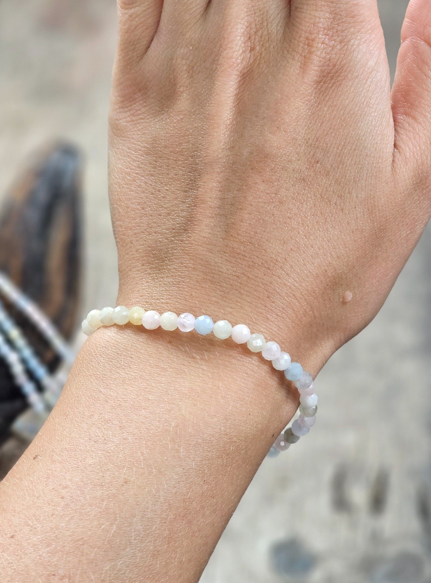 Morganit (Beryll mix), armband 4mm facetterade pärlor