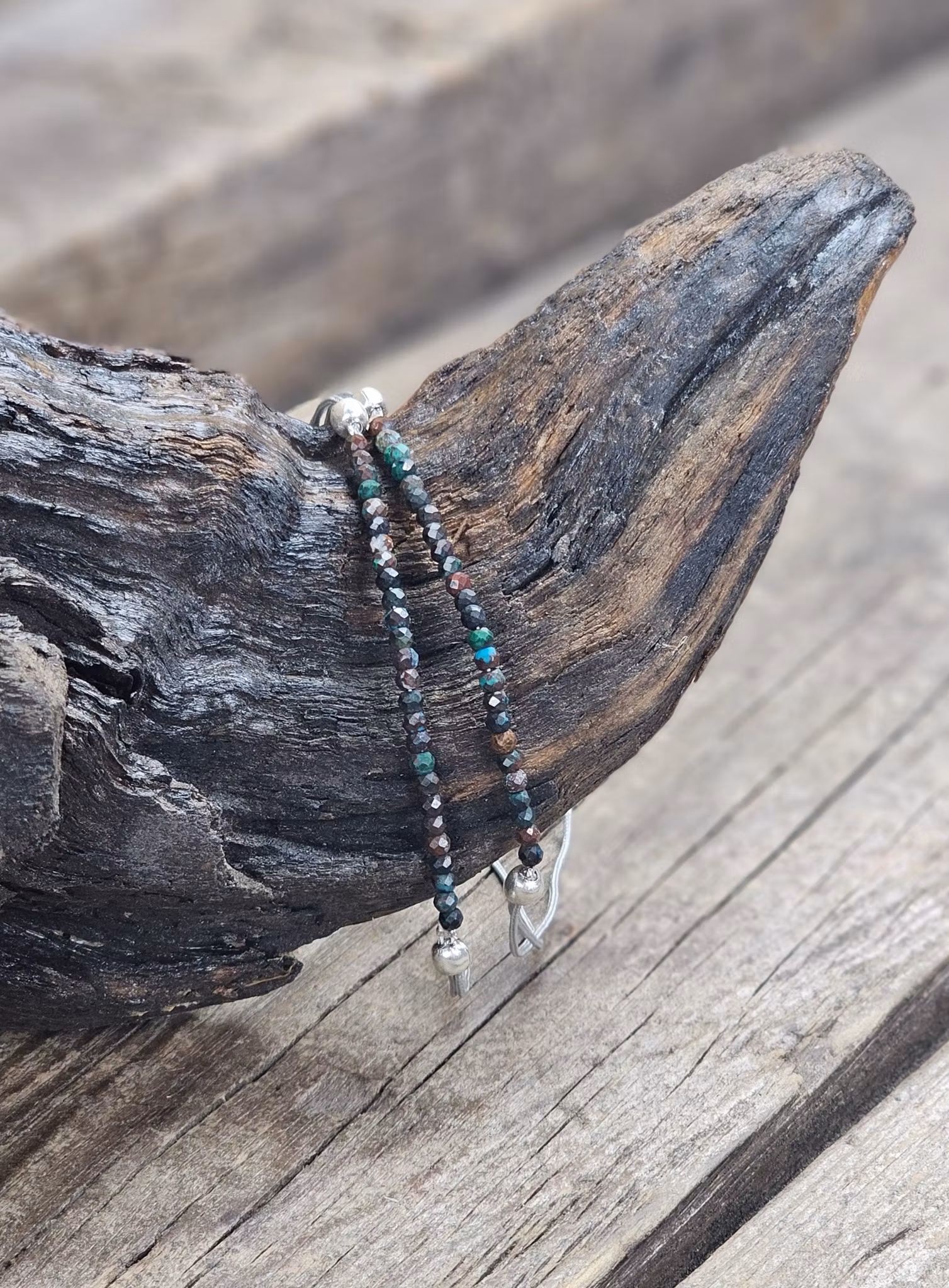Krysokolla, armband 3mm facetterade pärlor macramé