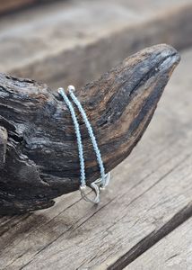 Blå Topas, armband 3mm facetterade pärlor macramé