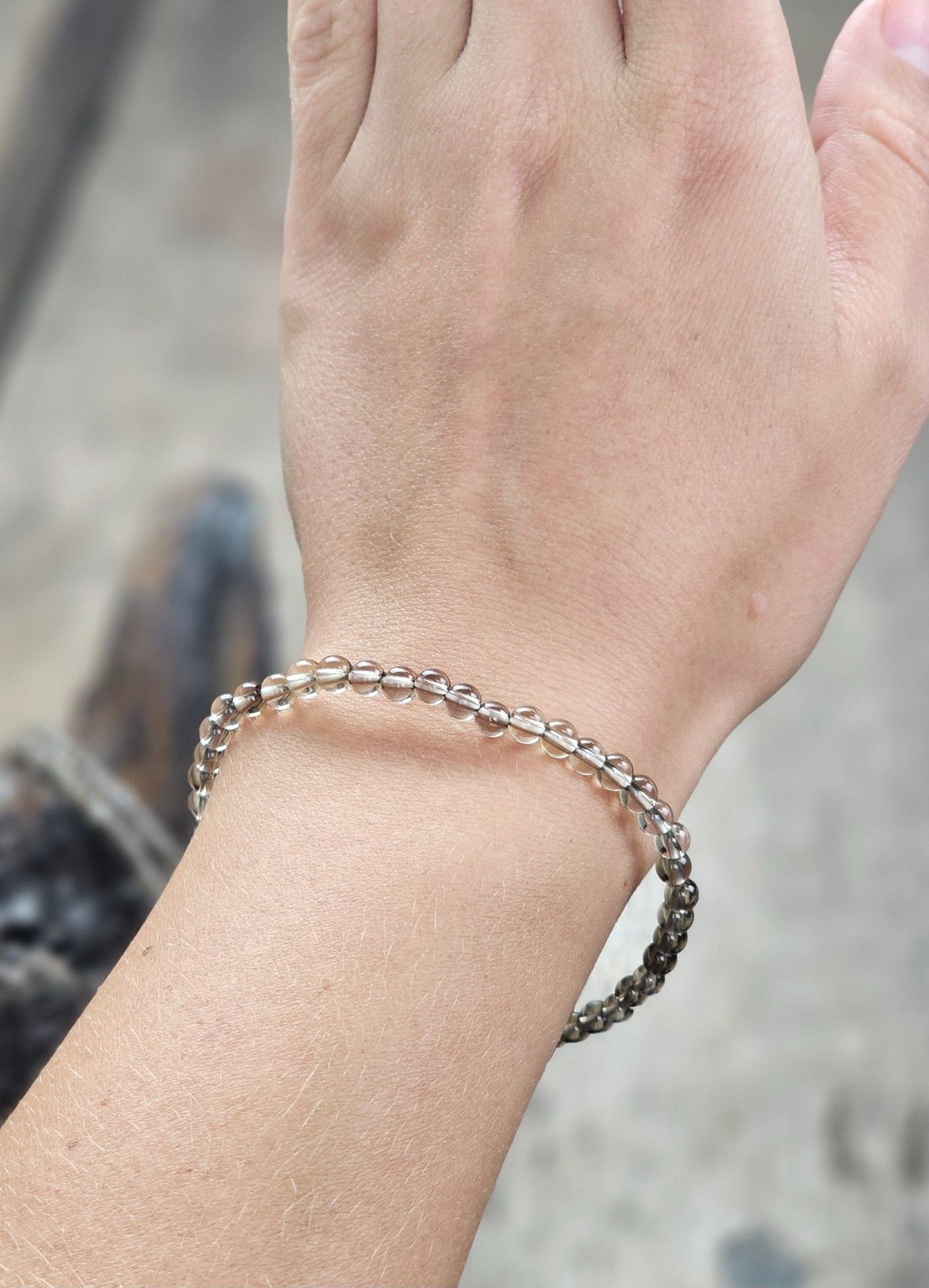 Rökkvarts, armband 4mm runda pärlor