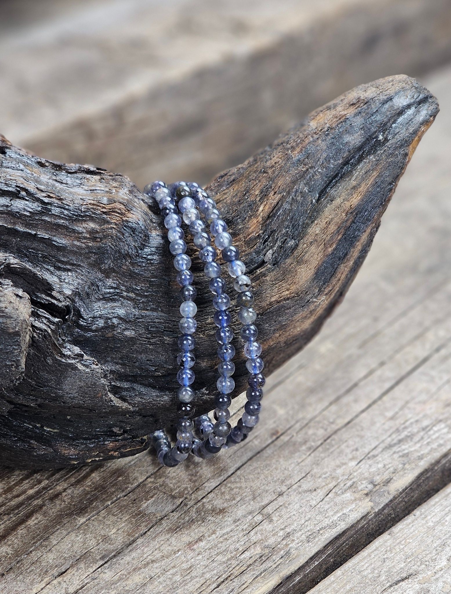 Iolit (Vattensafir), armband 4mm runda pärlor