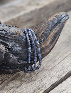 Iolit (Vattensafir), armband 4mm runda pärlor