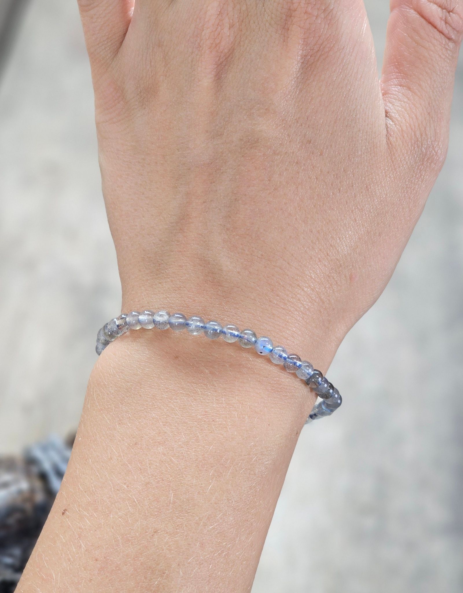 Labradorit, armband 4mm runda pärlor