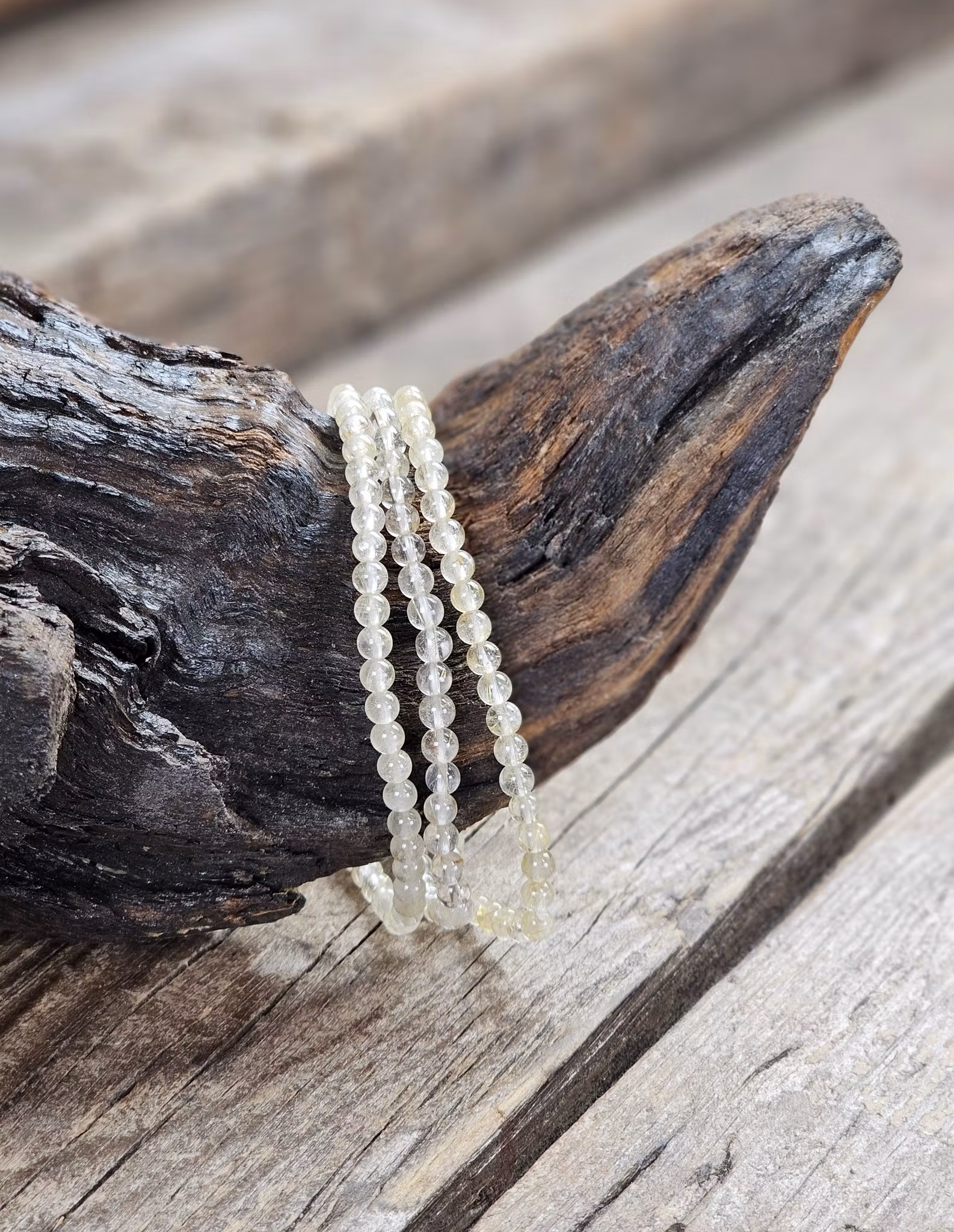 Guldrutilkvarts, armband 4mm runda pärlor