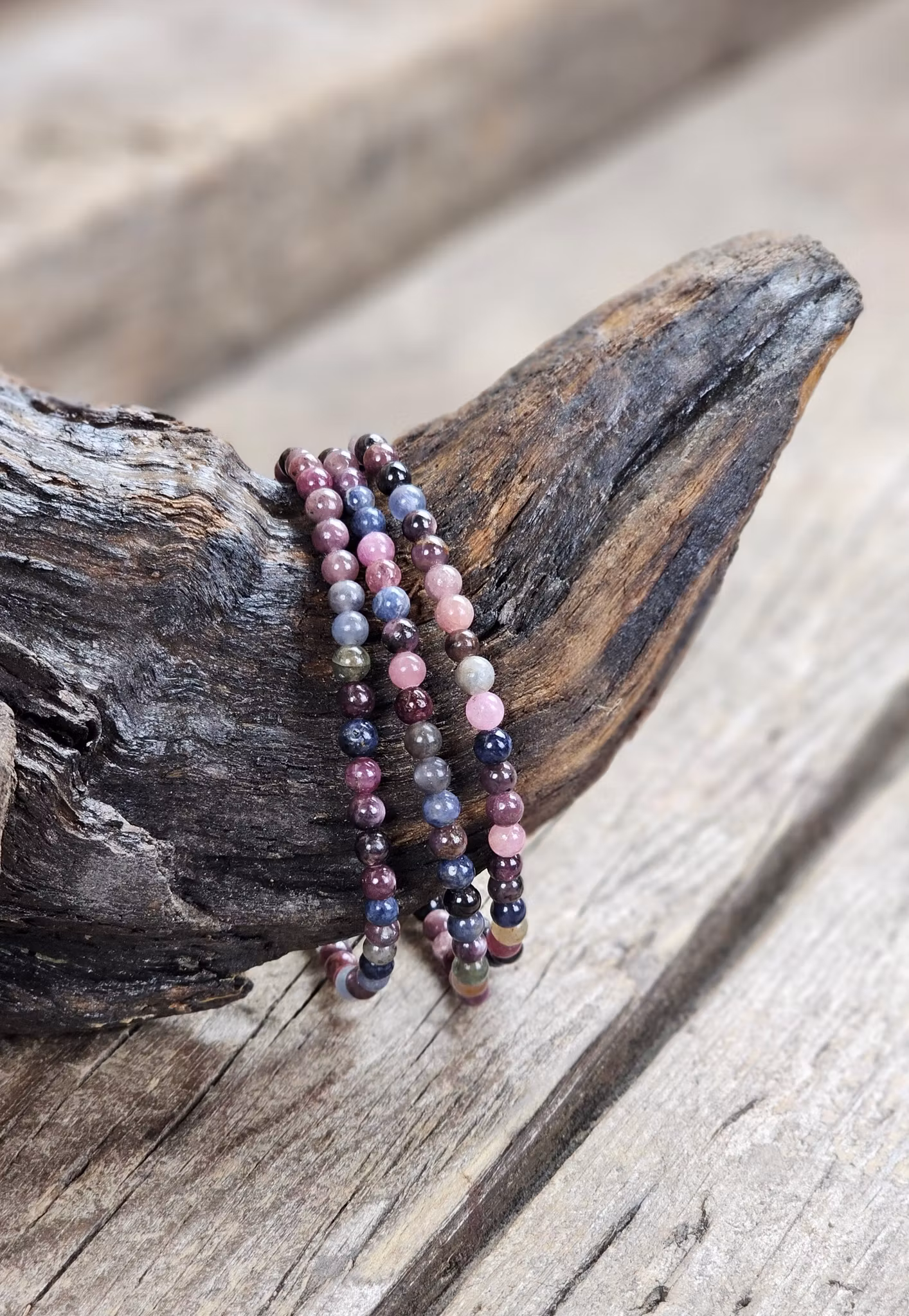 Rubin & Safir mix, armband 4mm runda pärlor
