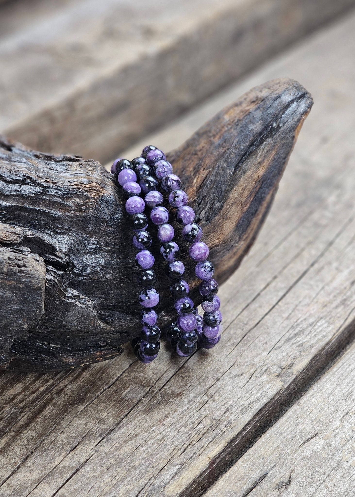 Charoit, armband 6mm runda pärlor