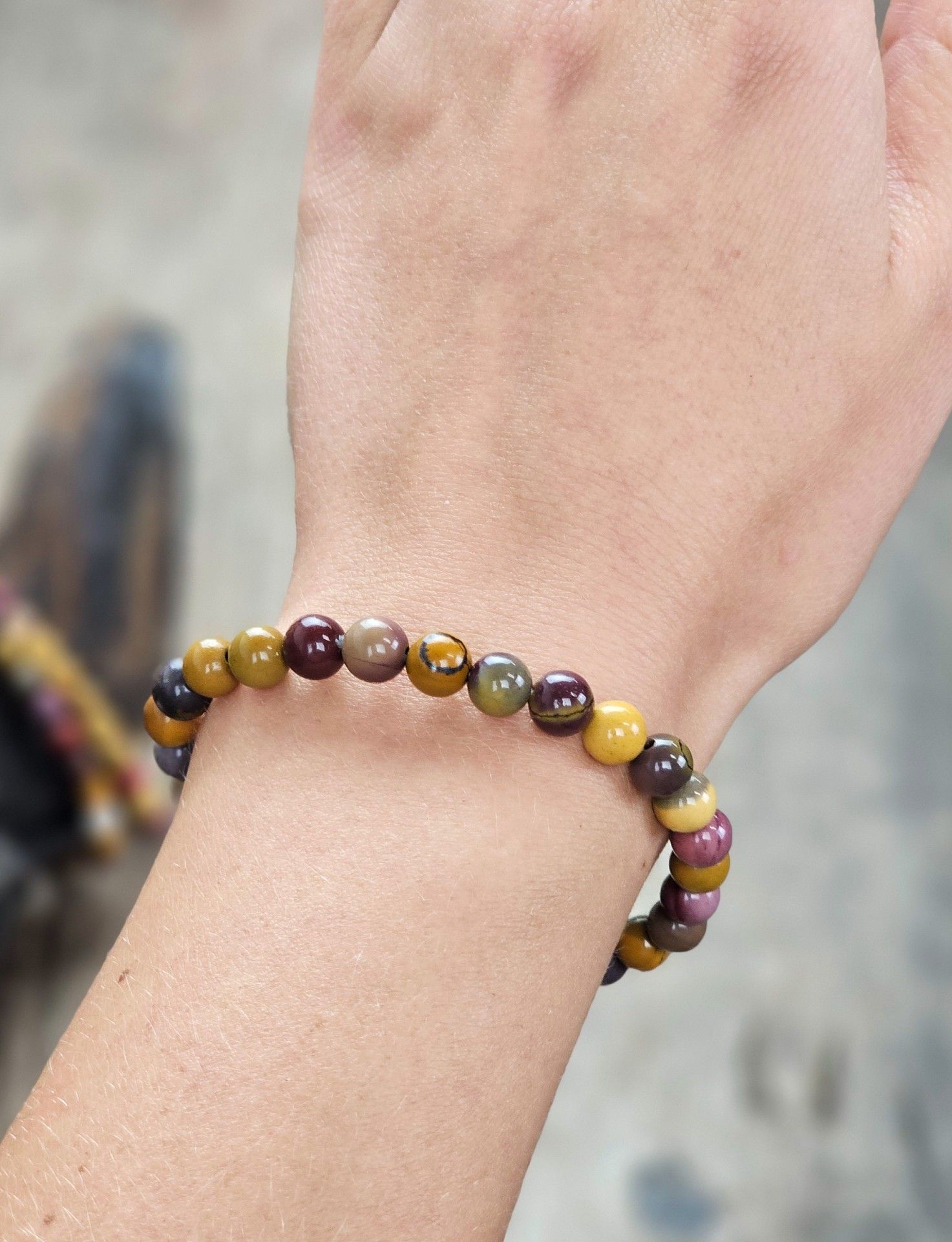 Mookaitjaspis, armband 6mm runda pärlor