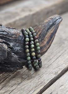 Drakblodsjaspis, armband 6mm runda pärlor