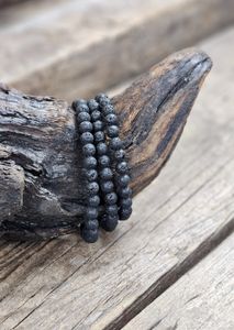 Lavasten, armband 6mm runda pärlor