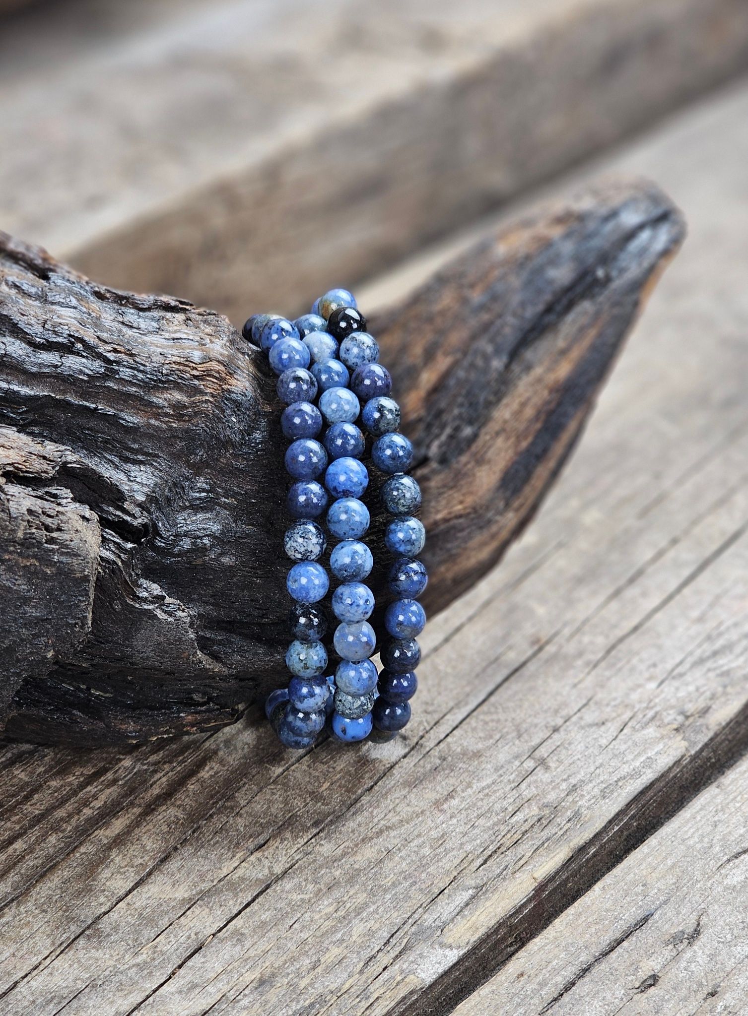 Dumortierit, armband 6mm runda pärlor