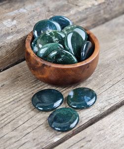 Mossagat platta, touchstone