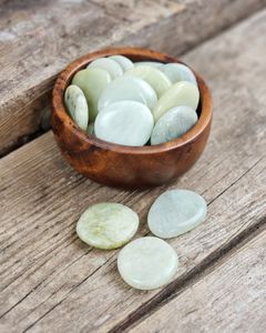 New Jade platta, touchstone