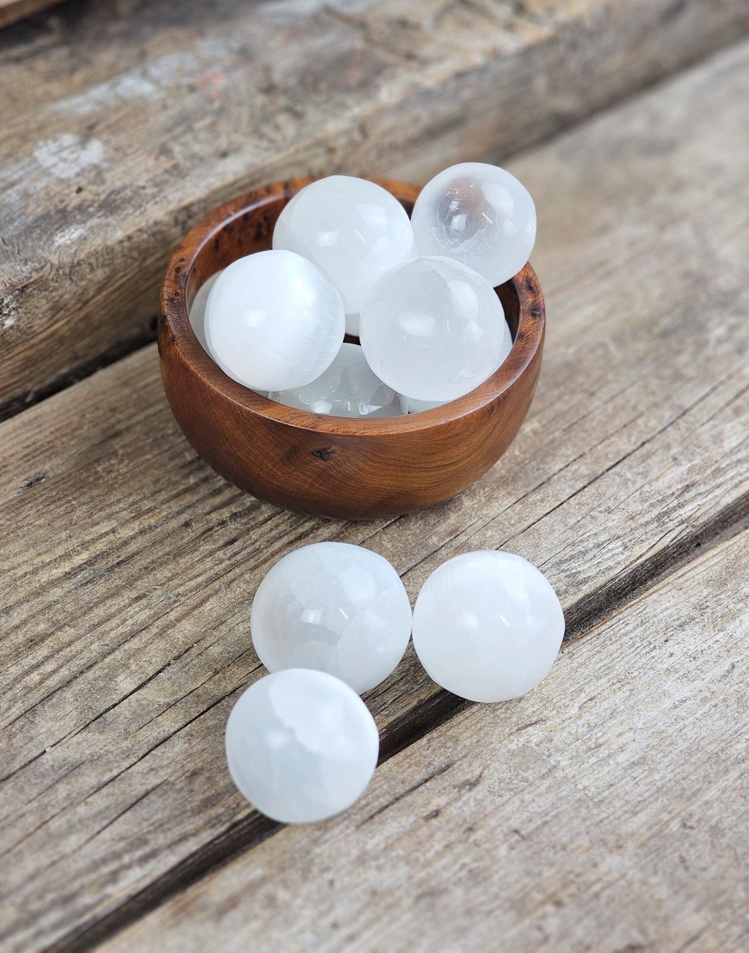 Vit Selenit, litet klot 3-4 cm