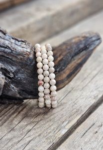 Fossilagat, armband 6mm runda pärlor