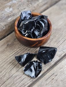 Svart Obsidian, rå
