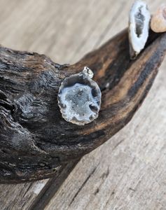 Agatgeod, silverpläterat hänge