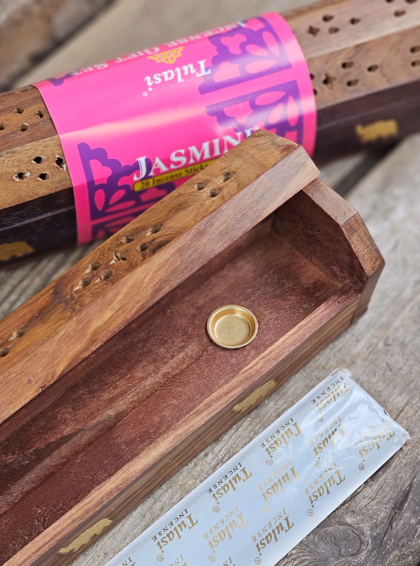 Tulasi - Rökelsehållare (låda) inklusive Jasmine rökelsepinnar