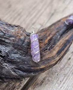Ametist spiral, silverpläterat hänge