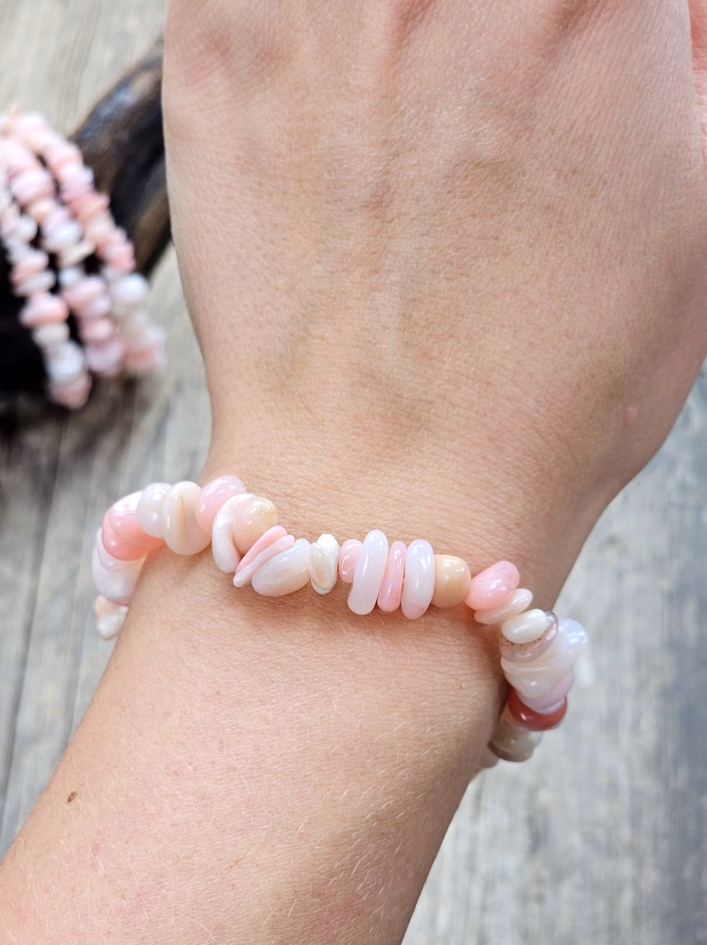 Rosa Opal, chipsarmband