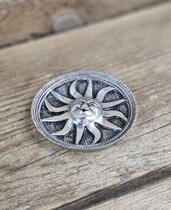 Rökelsehållare i metall, Sol