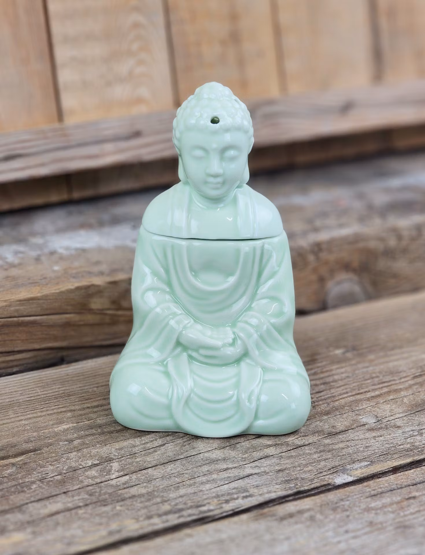 Aromalampa, diffuser ljusgrön keramik sitting Buddha