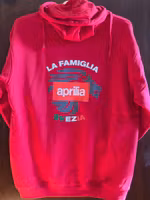 Röd hoodie utan dragkedja 2023