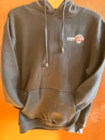 Svart hoodie utan dragkedja 2023