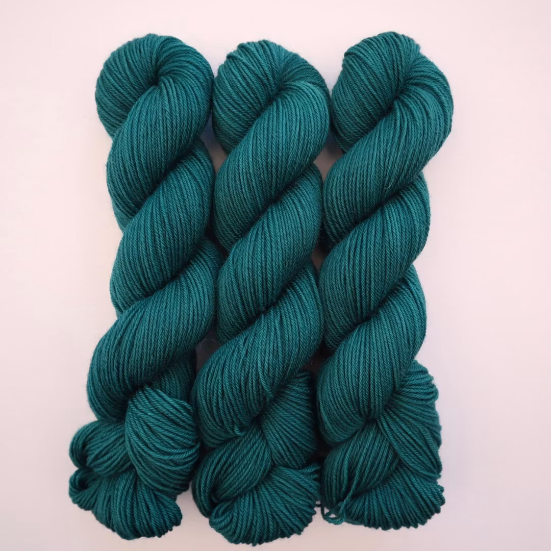 BFL DK Superwash "Grönblå"