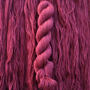 BFL Fingering 50g "Vinröd"
