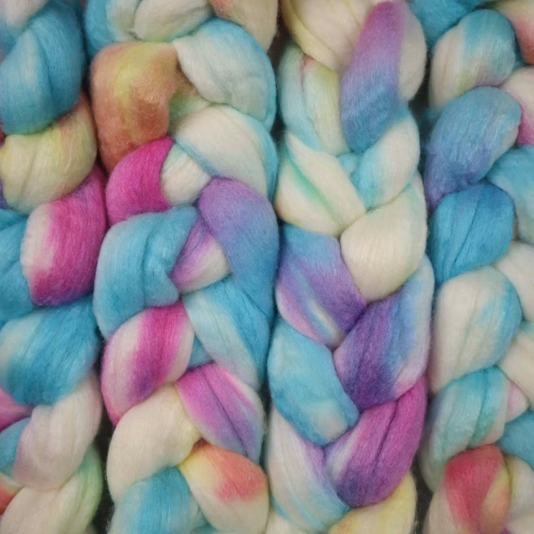 Handfärgad ulltops Merino Silke "Ice Ice Baby" ca 100g