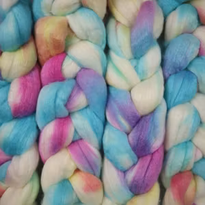 Handfärgad ulltops Merino Silke "Ice Ice Baby" ca 100g