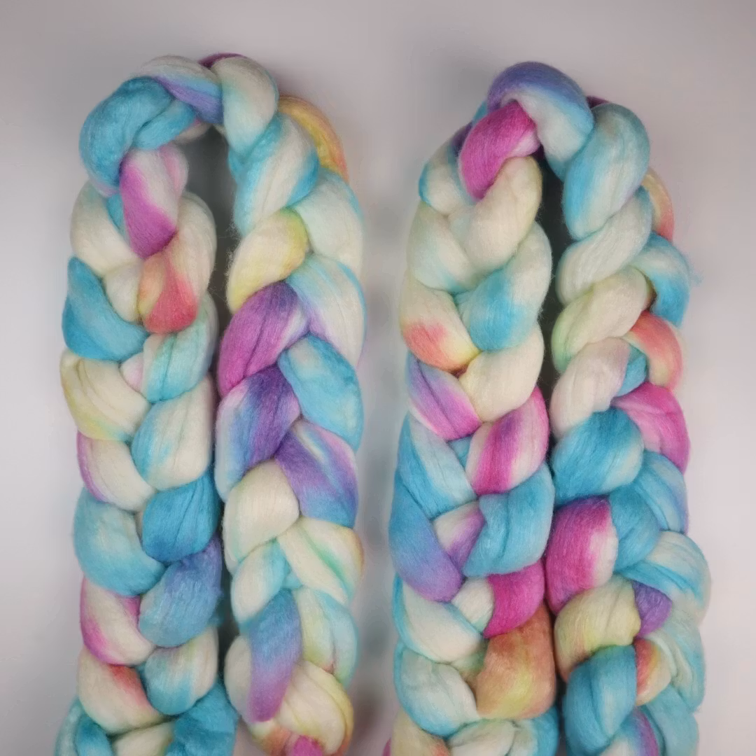 Handfärgad ulltops Merino Silke "Ice Ice Baby" ca 100g