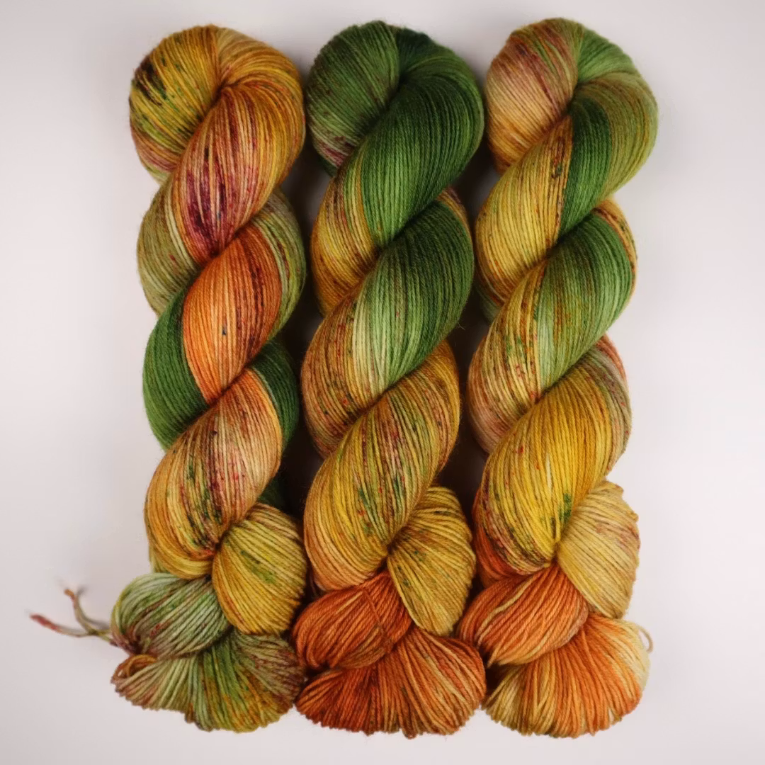 Sockgarn "Trollet springer till skogs"