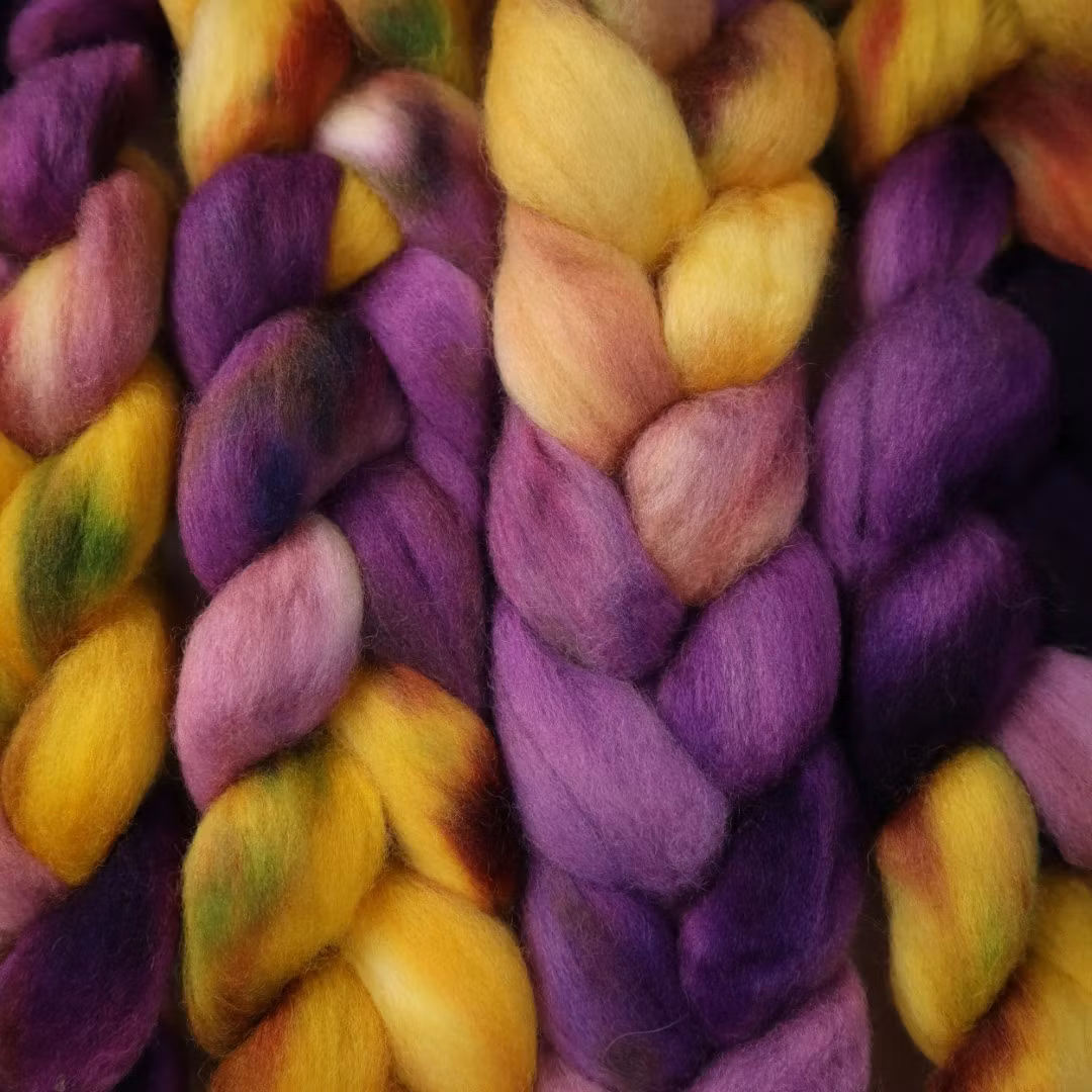 Handfärgad ulltops Corriedale "Storm" ca 100g