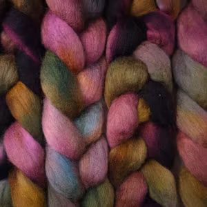 Handfärgad ulltops Corriedale "Trick" ca 100g