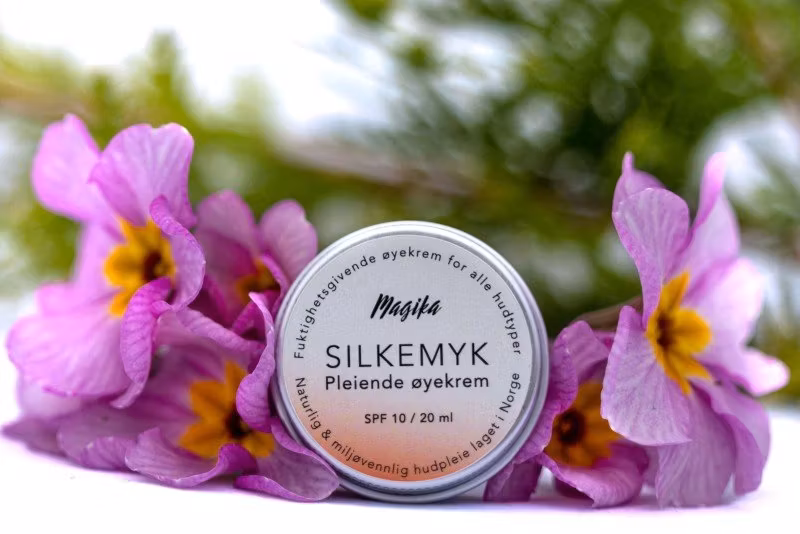 Silkemyk pleiende øyekrem