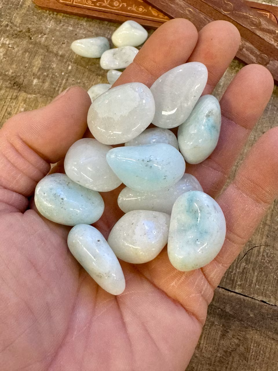 Kalcit ljusblå, trumlad