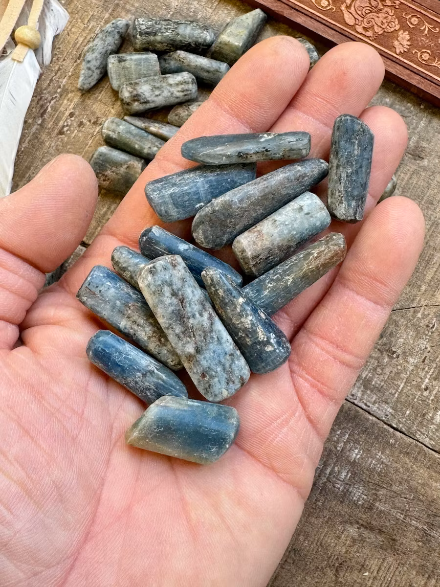 Kyanit Blå, trumlad