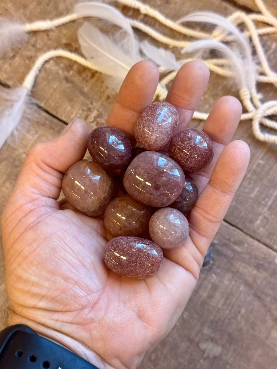 Jordgubbskvarts (Cuddle stone), trumlad