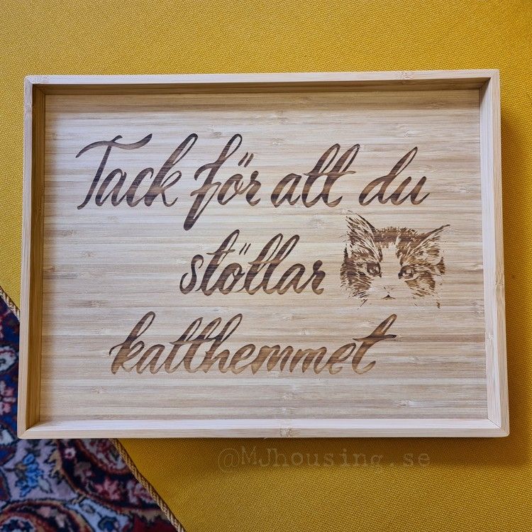 Ostbricka med personlig text