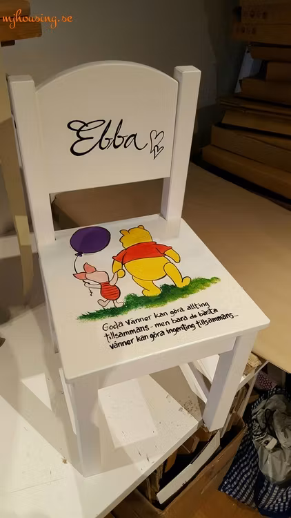 Handmålad Barnstol Miljöbild