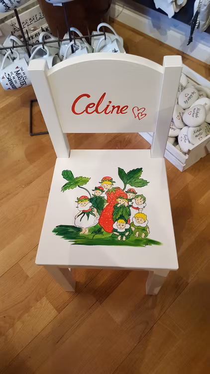 Handmålad Barnstol Miljöbild
