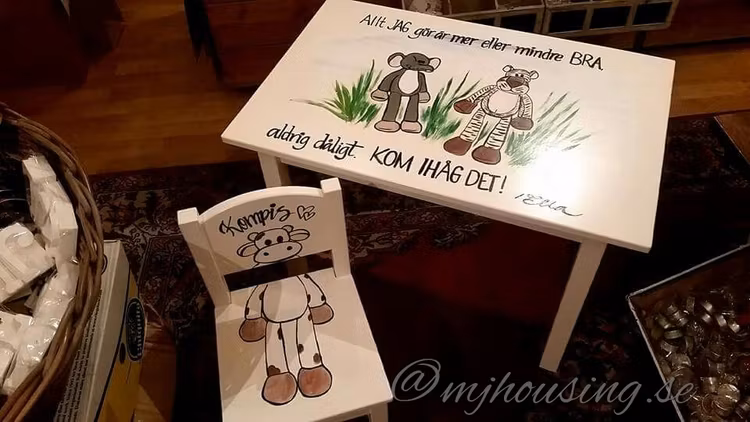 Handmålat Barnbord