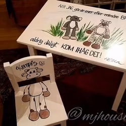 Handmålat Barnbord