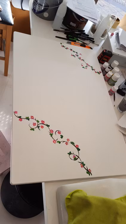 Handmålat Barnbord