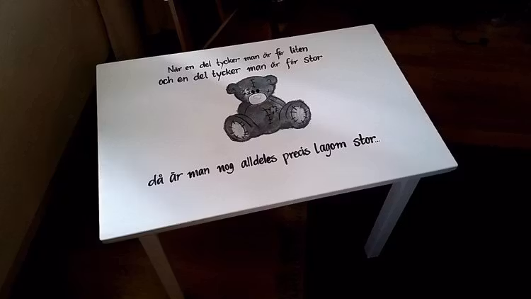 Handmålat Barnbord